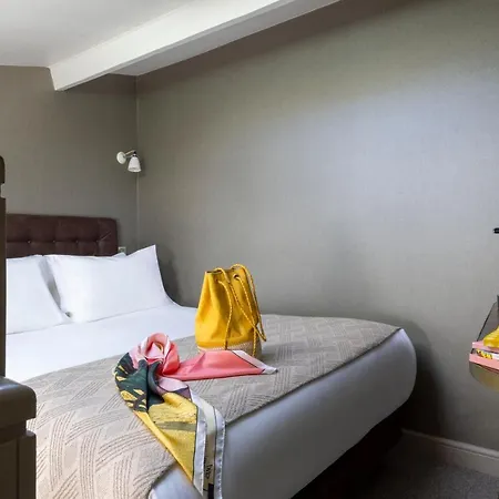 Hotel Madeleine Haussmann Paris