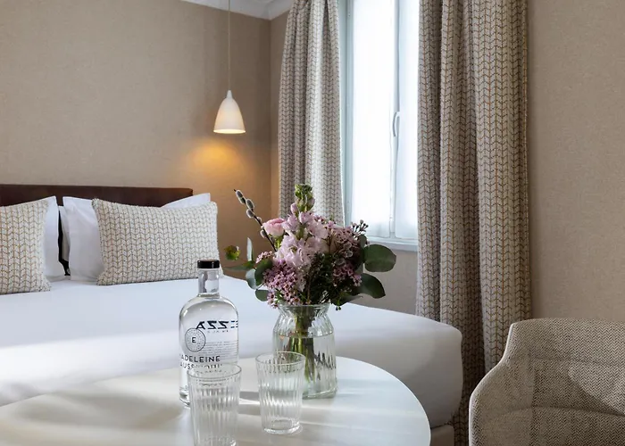 Madeleine Haussmann פריז